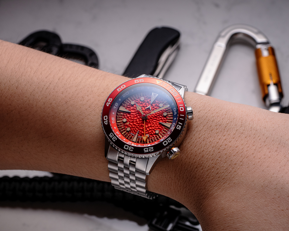 Ace X GMT diver - Red